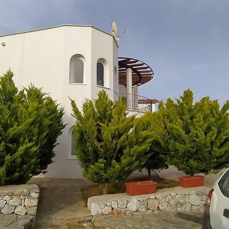 Villa White Beach Village *